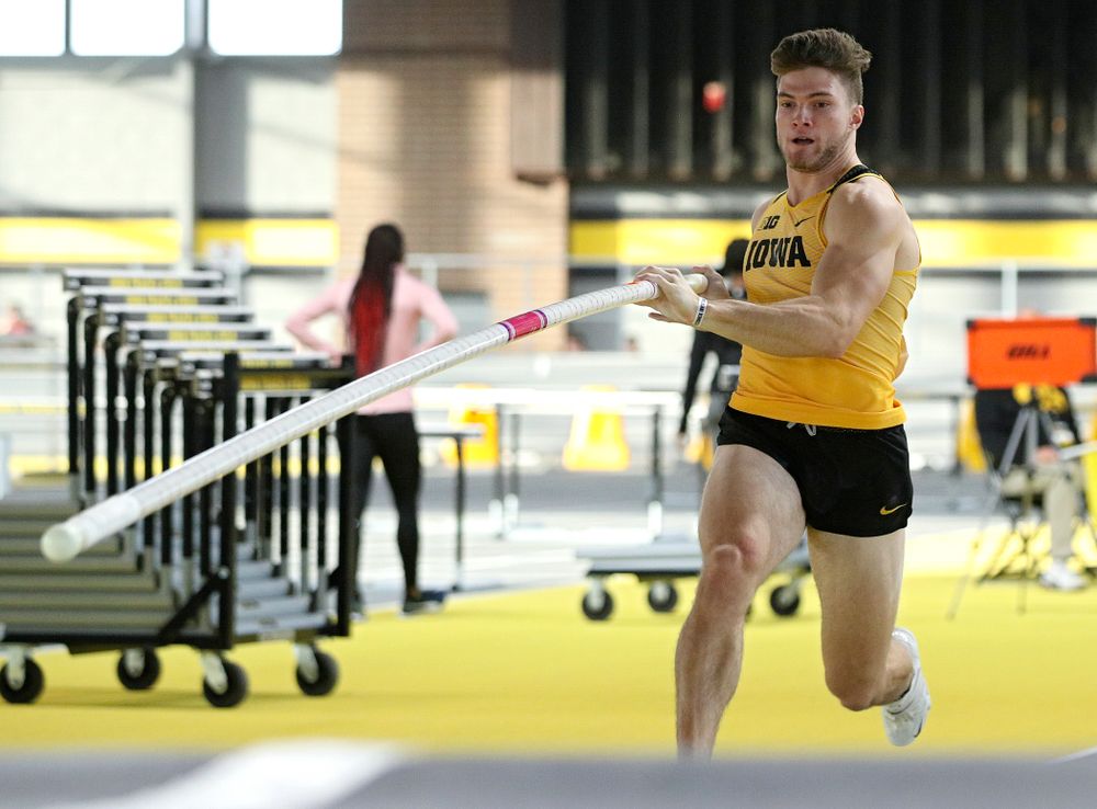 Iowa’s Peyton Haack competes in the men’s pole vault event during the Larry Wieczorek Invitational at the Recreation Building in Iowa City on Saturday, January 18, 2020. (Stephen Mally/hawkeyesports.com)