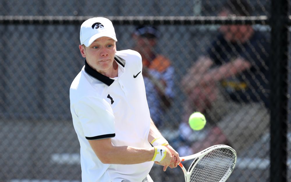 IowaÕs Jason Kerst against the Michigan Wolverines Sunday, April 21, 2019 at the Hawkeye Tennis and Recreation Complex. (Brian Ray/hawkeyesports.com)