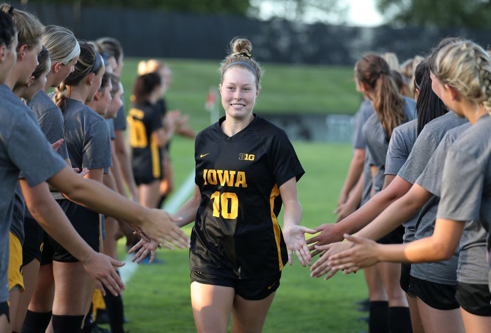 Iowa Hawkeyes midfielder/defender Natalie Winters (10) against Western Michigan Thursday, August 22, 2019 at the Iowa Soccer Complex. (Brian Ray/hawkeyesports.com)