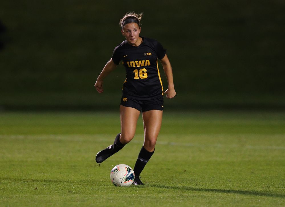 Iowa Hawkeyes midfielder Olivia Hellweg (16) during a 2-1 victory over the Iowa State Cyclones Thursday, August 29, 2019 in the Iowa Corn Cy-Hawk series at the Iowa Soccer Complex. (Brian Ray/hawkeyesports.com)