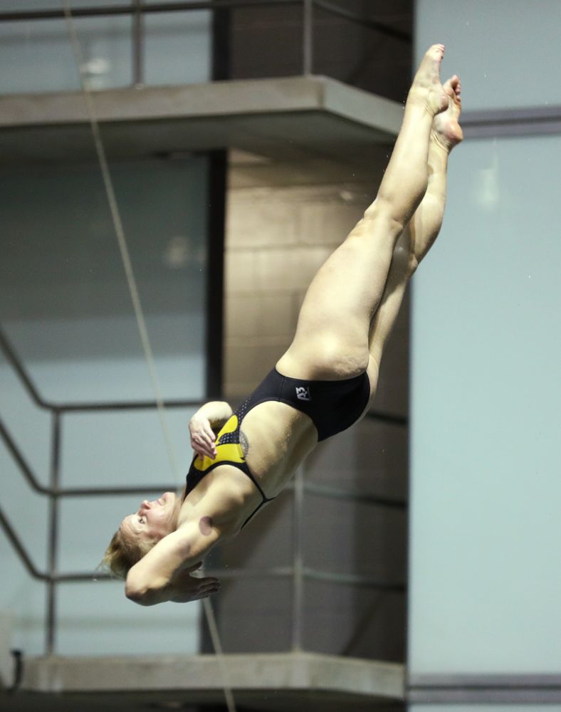 Iowa's Thelma Strandberg competes on the 1-meter springboard against the Iowa State Cyclones in the Iowa Corn Cy-Hawk Series Friday, December 7, 2018 at at the Campus Recreation and Wellness Center. (Brian Ray/hawkeyesports.com)