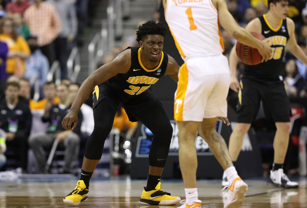 Iowa Hawkeyes forward Tyler Cook (25) against the Tennessee Volunteers in the second round of the 2019 NCAA Men's Basketball Tournament Sunday, March 24, 2019 at Nationwide Arena in Columbus, Ohio. (Brian Ray/hawkeyesports.com)