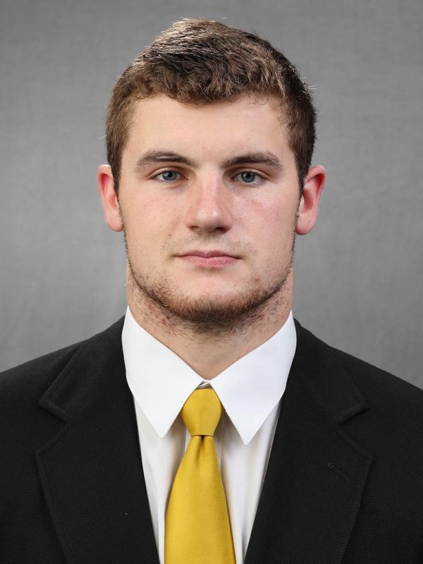 Zach VanValkenburg - Football - University of Iowa Athletics