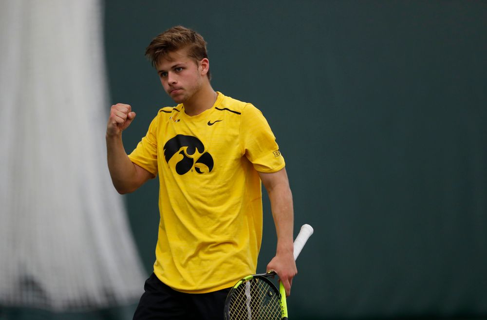 Will Davies against the Illinois Fighting Illini Saturday, March 31, 2018 at Hawkeye Tennis and Recreation Center. (Brian Ray/hawkeyesports.com)