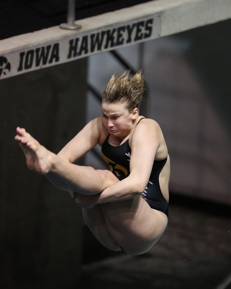 Iowa's Claire Park competes on the 1-meter springboard against the Iowa State Cyclones in the Iowa Corn Cy-Hawk Series Friday, December 7, 2018 at at the Campus Recreation and Wellness Center. (Brian Ray/hawkeyesports.com)