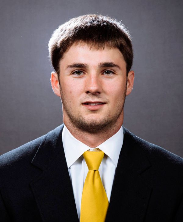 Wes Dvorak - Football - University of Iowa Athletics