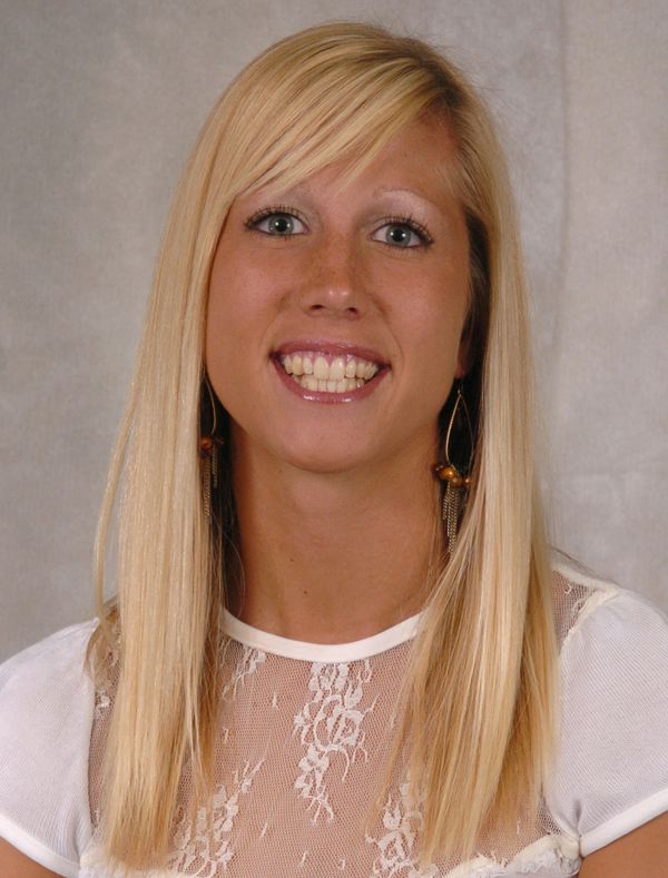 Jenna Spratt - Softball - University of Iowa Athletics