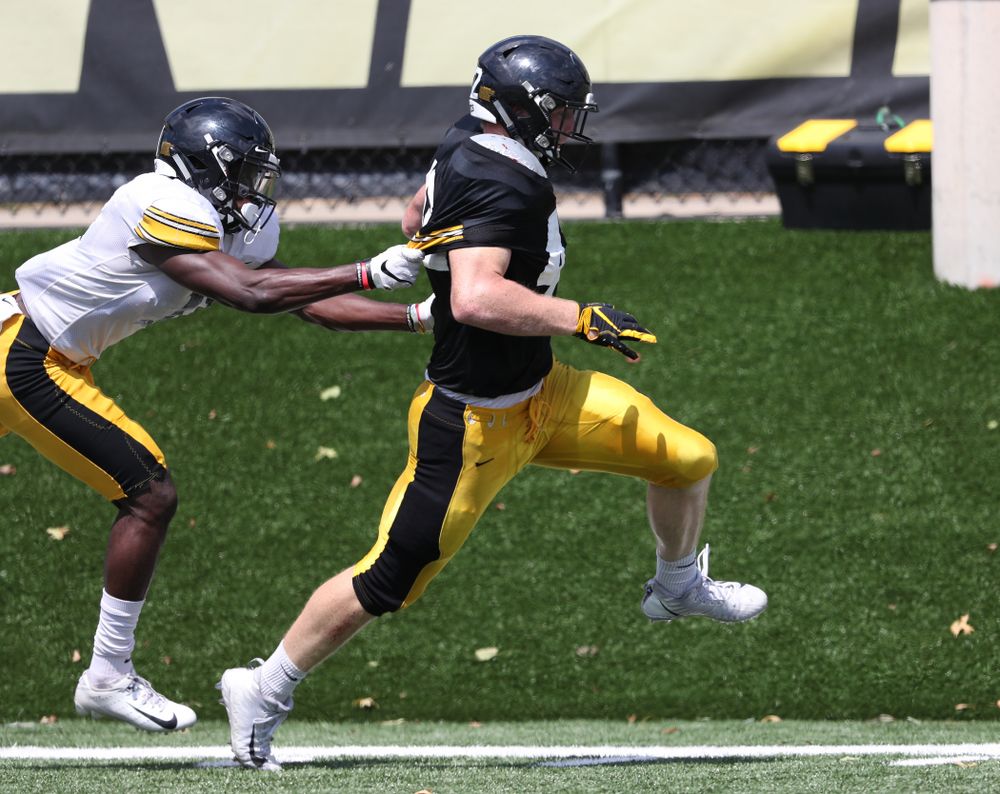 Iowa Hawkeyes tight end Shaun Beyer (42) during Fall Camp Practice No. 5 Tuesday, August 6, 2019 at the Ronald D. and Margaret L. Kenyon Football Practice Facility. (Brian Ray/hawkeyesports.com)