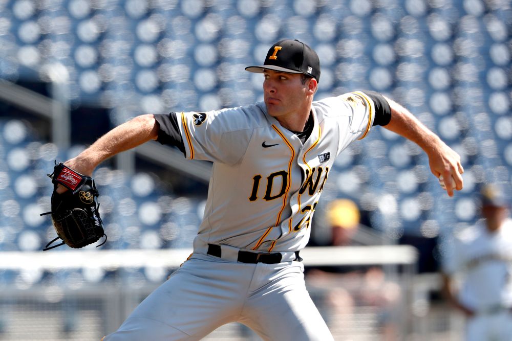 Iowa Hawkeyes pitcher Nick Allgeyer (24) against the Michigan Wolverines in the first round of the Big Ten Baseball Tournament  Wednesday, May 23, 2018 at TD Ameritrade Park in Omaha, Neb. (Brian Ray/hawkeyesports.com) 