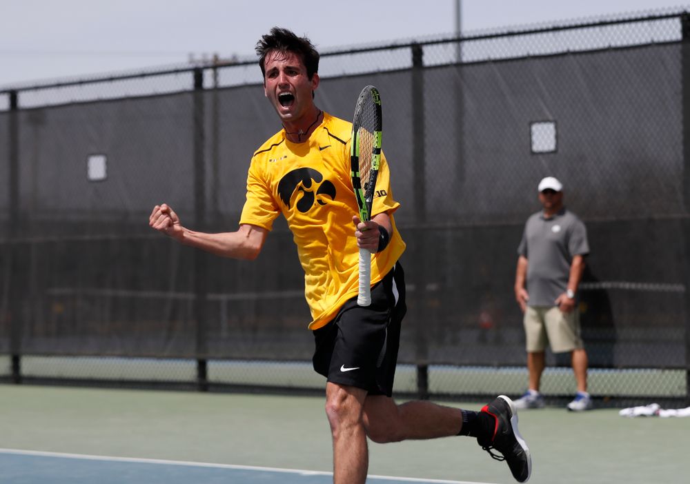 Josh Silverstein against Northwestern in the first round of the 2018 Big Ten Men's Tennis Tournament Thursday, April 26, 2018 at the Hawkeye Tennis and Recreation Complex. (Brian Ray/hawkeyesports.com)