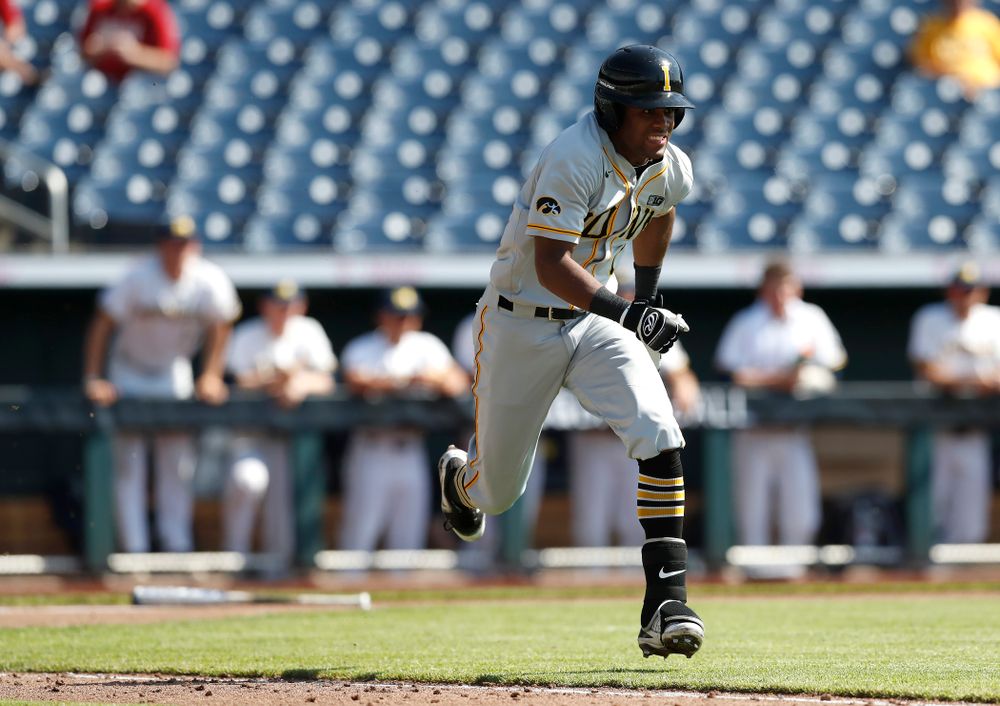 Iowa Hawkeyes third baseman Lorenzo Elion (1) against the Michigan Wolverines in the first round of the Big Ten Baseball Tournament  Wednesday, May 23, 2018 at TD Ameritrade Park in Omaha, Neb. (Brian Ray/hawkeyesports.com) 