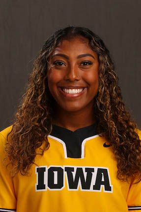 Nia  Carter - Softball - University of Iowa Athletics