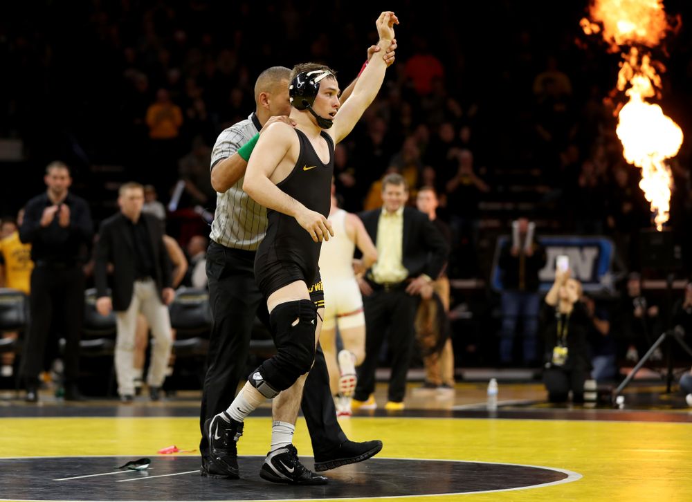 Iowa’s Spencer Lee wrestles Ohio State’s Hunter Lucas at 125 pounds Friday, January 24, 2020 at Carver-Hawkeye Arena. Lee won the match with a 16-3 tech fall. (Brian Ray/hawkeyesports.com)