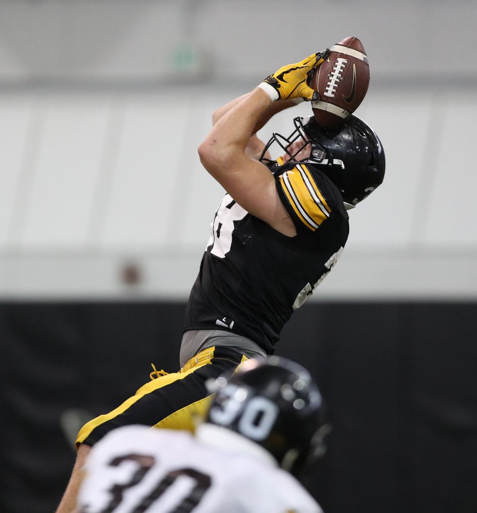 tight end T.J. Hockenson (38) during preparation for the 2019 Outback Bowl Wednesday, December 19, 2018 at the Hansen Football Performance Center. (Brian Ray/hawkeyesports.com)