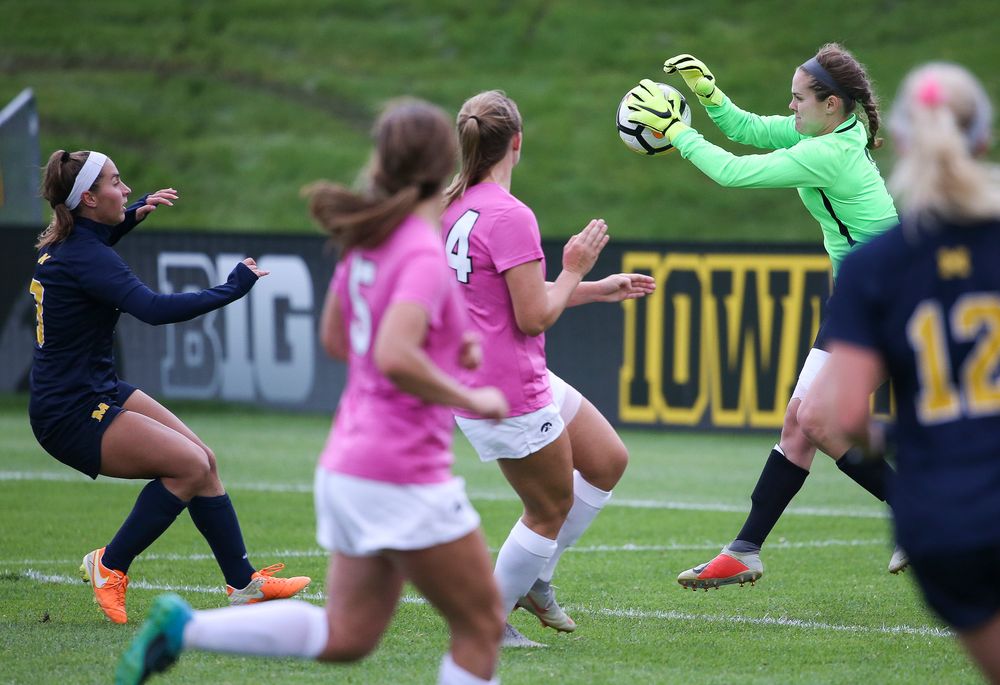 Iowa Hawkeyes goalkeeper Claire Graves (1) makes a save during a game against Michigan at the Iowa Soccer Complex on October 14, 2018. (Tork Mason/hawkeyesports.com)