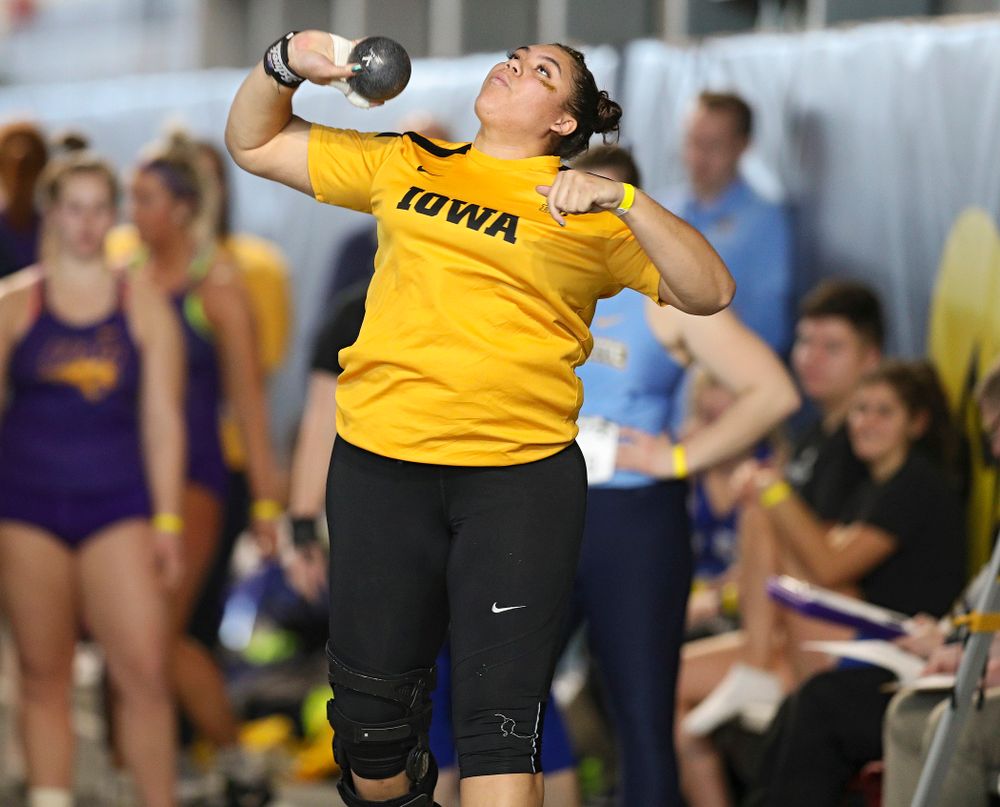 Iowa’s Kat Moody competes in the women’s shot put event at the Black and Gold Invite at the Recreation Building in Iowa City on Saturday, February 1, 2020. (Stephen Mally/hawkeyesports.com)