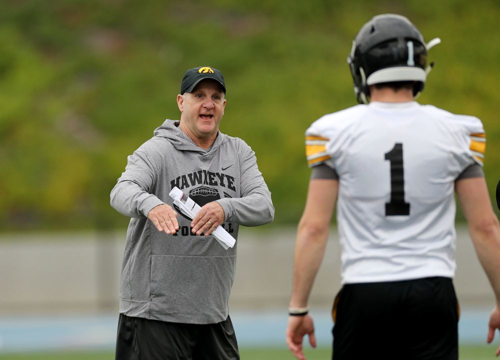 Iowa Hawkeyes defensive coordinator Phil Parker during practice Sunday, December 22, 2019 at Mesa College in San Diego. (Brian Ray/hawkeyesports.com)