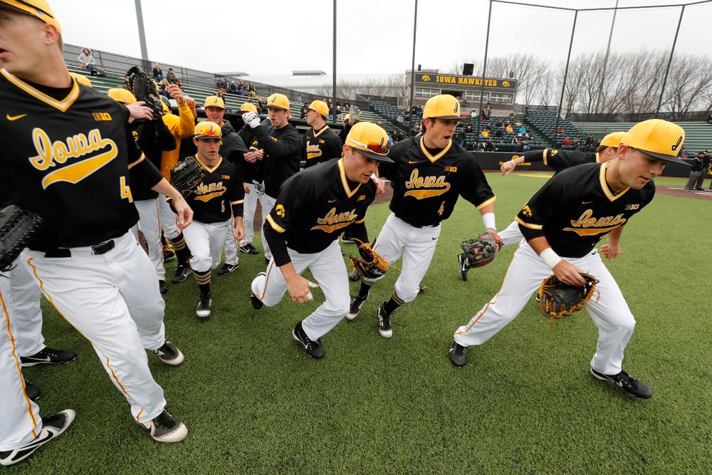 The Iowa Hawkeyes take the field against the Bradley Braves Wednesday, March 28, 2018 at Duane Banks Field. (Brian Ray/hawkeyesports.com)