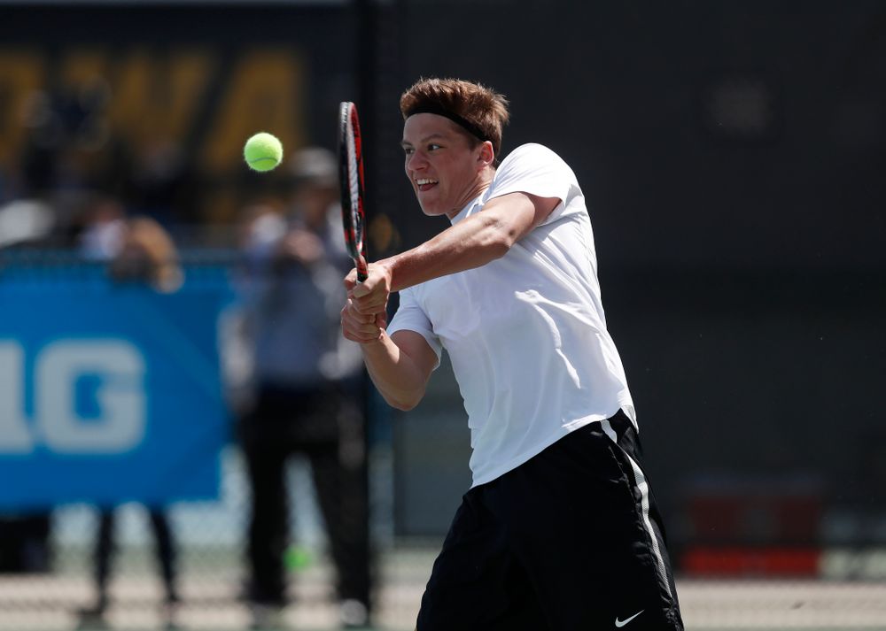 Joe Tyler against Northwestern in the first round of the 2018 Big Ten Men's Tennis Tournament Thursday, April 26, 2018 at the Hawkeye Tennis and Recreation Complex. (Brian Ray/hawkeyesports.com)