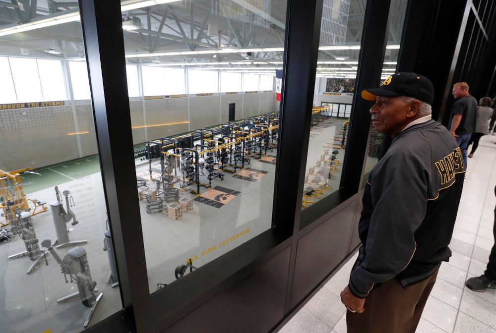 1958 National Championship Team running back Willie Fleming looks over the weight room as they tour the Hansen Football Performance  Center  Friday, September 21, 2018. (Brian Ray/hawkeyesports.com)