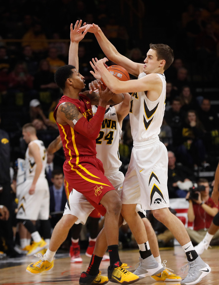 Iowa Hawkeyes forward Nicholas Baer (51) 