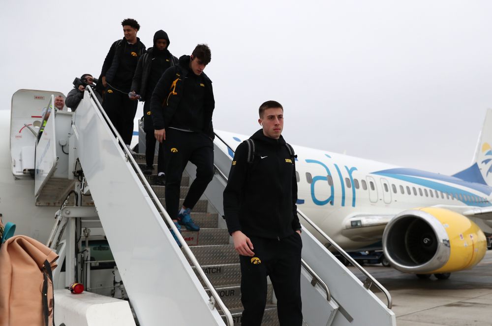 Iowa Hawkeyes guard Joe Wieskamp (10) arrives in Columbus for the first and second rounds of the 2019 NCAA Men's Basketball Tournament Wednesday, March 20, 2019. (Brian Ray/hawkeyesports.com)