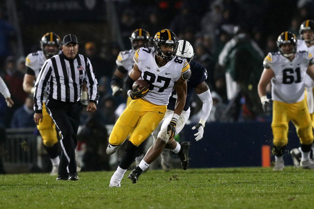 Iowa Hawkeyes tight end Noah Fant (87) against the Penn State Nittany Lions Saturday, October 27, 2018 at Beaver Stadium in University Park, Pa. (Brian Ray/hawkeyesports.com)