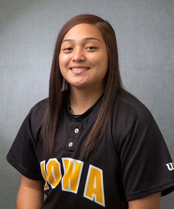 Alyssa Navarro - Softball - University of Iowa Athletics
