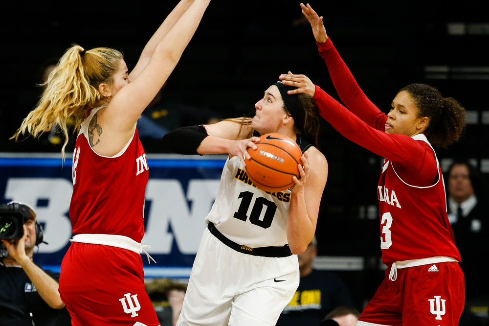 Iowa Hawkeyes forward Megan Gustafson (10)