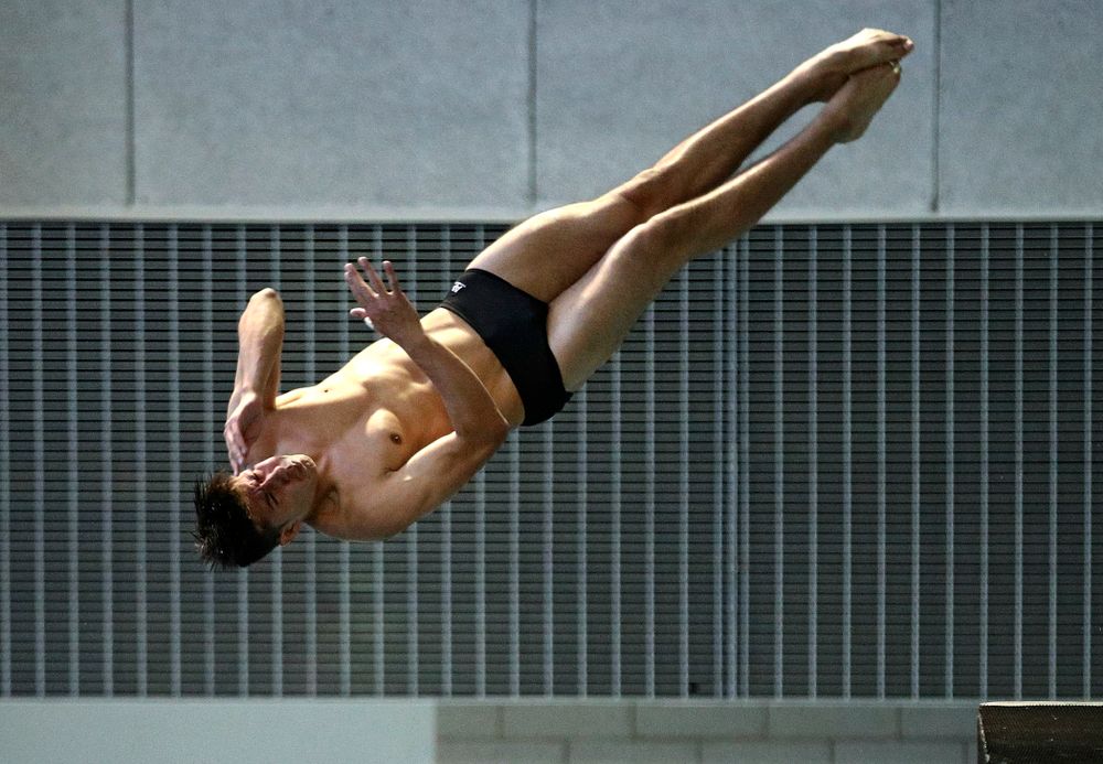 Iowa’s Jonatan Posligua competes in the men’s 3-meter diving event during their meet against Michigan State and Northern Iowa at the Campus Recreation and Wellness Center in Iowa City on Friday, Oct 4, 2019. (Stephen Mally/hawkeyesports.com)