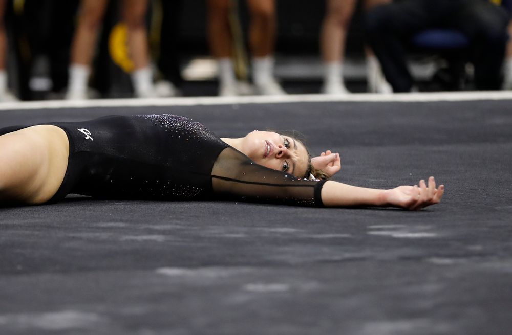 Melissa Zurawski competes on the floor  