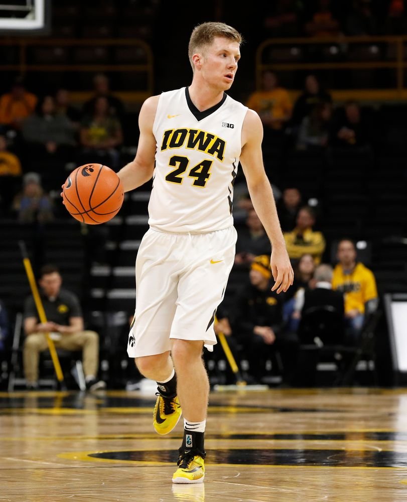 Iowa Hawkeyes guard Brady Ellingson (24) 