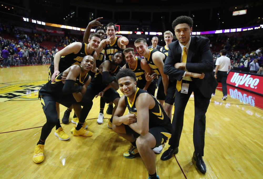 The Iowa Hawkeyes celebrate their win against the Northern Iowa Panthers in the Hy-Vee Classic Saturday, December 15, 2018 at Wells Fargo Arena in Des Moines. (Brian Ray/hawkeyesports.com)
