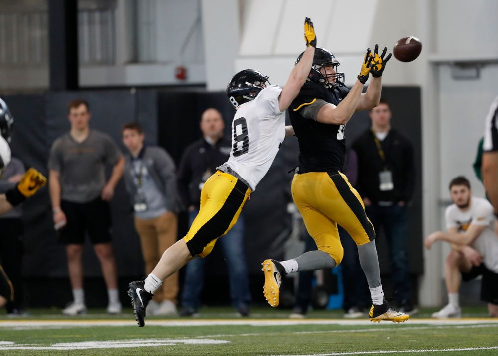 Iowa Hawkeyes tight end Drew Cook (18) during spring practice  Saturday, March 31, 2018 at the Hansen Football Performance Center. (Brian Ray/hawkeyesports.com)
