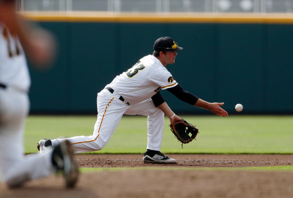 Iowa Hawkeyes infielder Kyle Crowl (23) against the Ohio State Buckeyes in the second round of the Big Ten Baseball Tournament  Thursday, May 24, 2018 at TD Ameritrade Park in Omaha, Neb. (Brian Ray/hawkeyesports.com) 