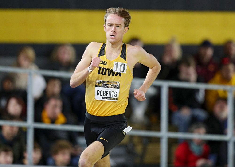 Iowa’s Jeff Roberts runs the men’s 1 mile run event during the Larry Wieczorek Invitational at the Recreation Building in Iowa City on Saturday, January 18, 2020. (Stephen Mally/hawkeyesports.com)