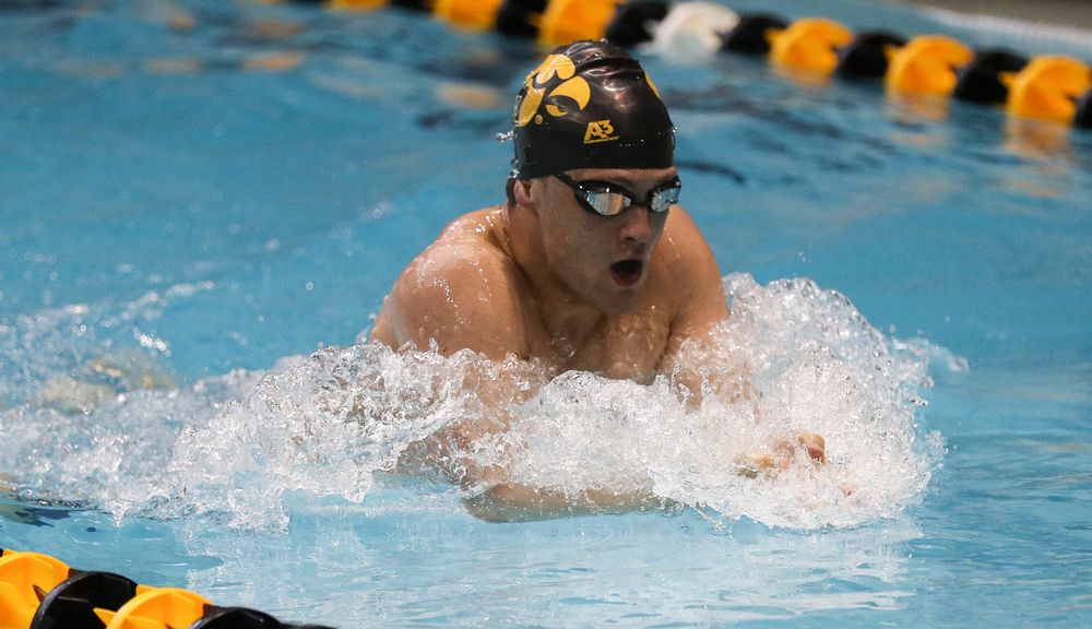 Iowa's Caleb Babb competes in the 200-yard freestyle during the third day of the Hawkeye Invitational at the Campus Recreation and Wellness Center on November 17, 2018. (Tork Mason/hawkeyesports.com)