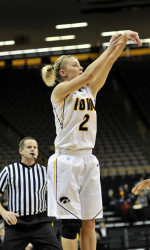 Hawkeyes Scorch Northwestern in Big Ten Opener