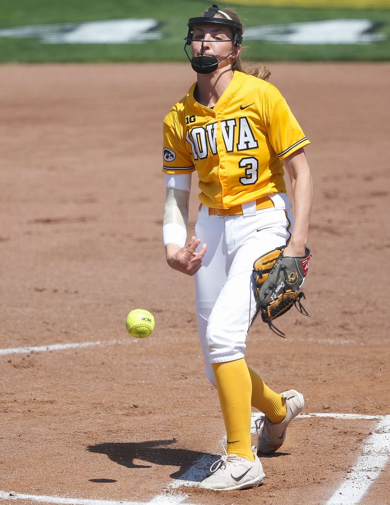 Iowa Hawkeyes pitcher Allison Doocy (3)