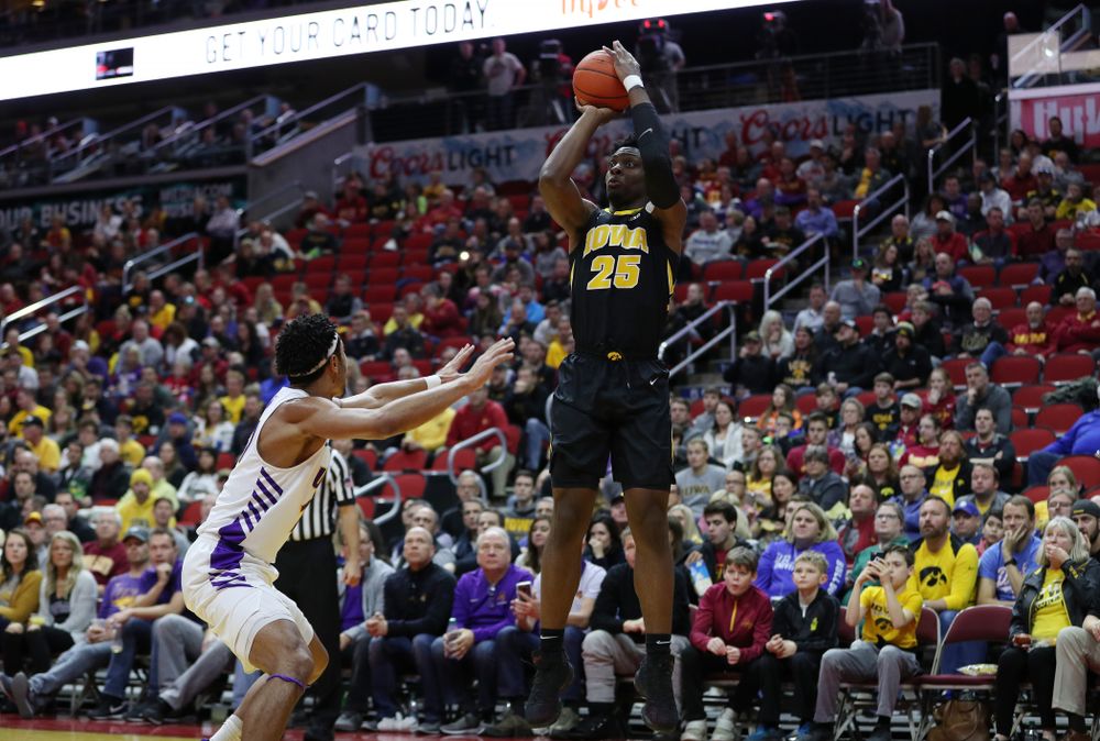 Iowa Hawkeyes forward Tyler Cook (25) against the Northern Iowa Panthers in the Hy-Vee Classic Saturday, December 15, 2018 at Wells Fargo Arena in Des Moines. (Brian Ray/hawkeyesports.com)