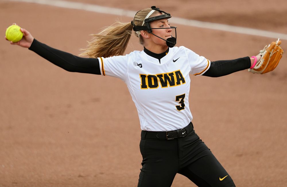 Iowa pitcher Allison Doocy (3) delivers to the plate during the first inning of their game against Illinois at Pearl Field in Iowa City on Friday, Apr. 12, 2019. (Stephen Mally/hawkeyesports.com)