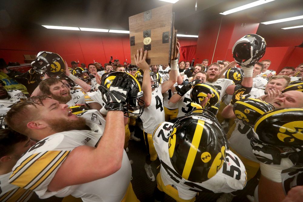 The Iowa Hawkeyes sing the Fight Song as they celebrate their victory against the Nebraska Cornhuskers Friday, November 29, 2019 at Memorial Stadium in Lincoln, Neb. (Brian Ray/hawkeyesports.com)