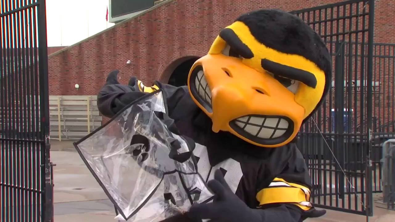 Kinnick Stadium Clear Bag Policy - Iowa Hawkeyes Athletics - Official