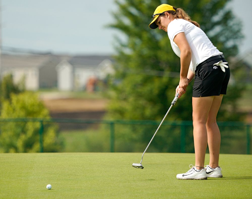 Iowa’s Sarah Overton putts during their dual against Northern Iowa at Pheasant Ridge Golf Course in Cedar Falls on Monday, Sep 2, 2019. (Stephen Mally/hawkeyesports.com)