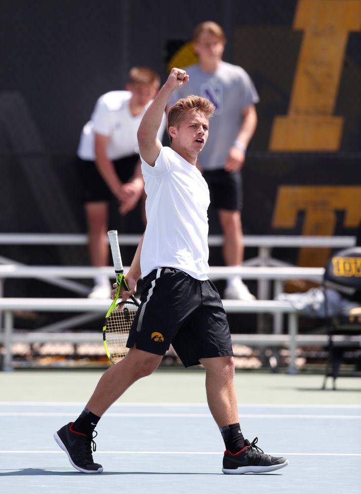 Will Davies against Northwestern in the first round of the 2018 Big Ten Men's Tennis Tournament Thursday, April 26, 2018 at the Hawkeye Tennis and Recreation Complex. (Brian Ray/hawkeyesports.com)
