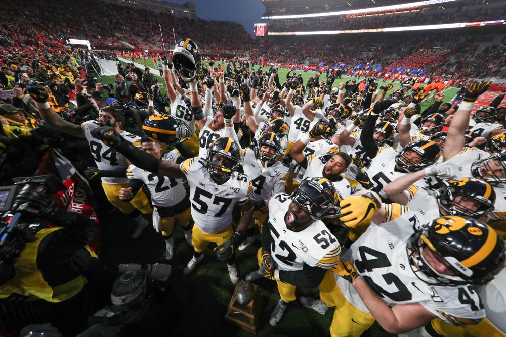 The Iowa Hawkeyes sing the Fight Song following their win against the Nebraska Cornhuskers Friday, November 29, 2019 at Memorial Stadium in Lincoln, Neb. (Brian Ray/hawkeyesports.com)