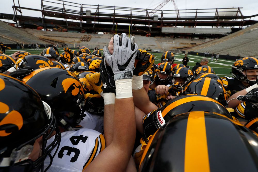 The Iowa Hawkeyes during the final spring practice Friday, April 20, 2018 at Kinnick Stadium. (Brian Ray/hawkeyesports.com)