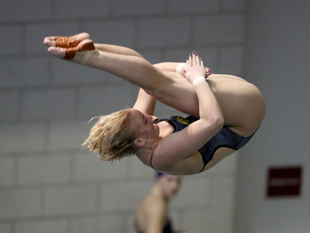 IowaÕs Thelma Strandberg competes on the 3 meter springboard against Notre Dame and Illinois Saturday, January 11, 2020 at the Campus Recreation and Wellness Center.  (Brian Ray/hawkeyesports.com)