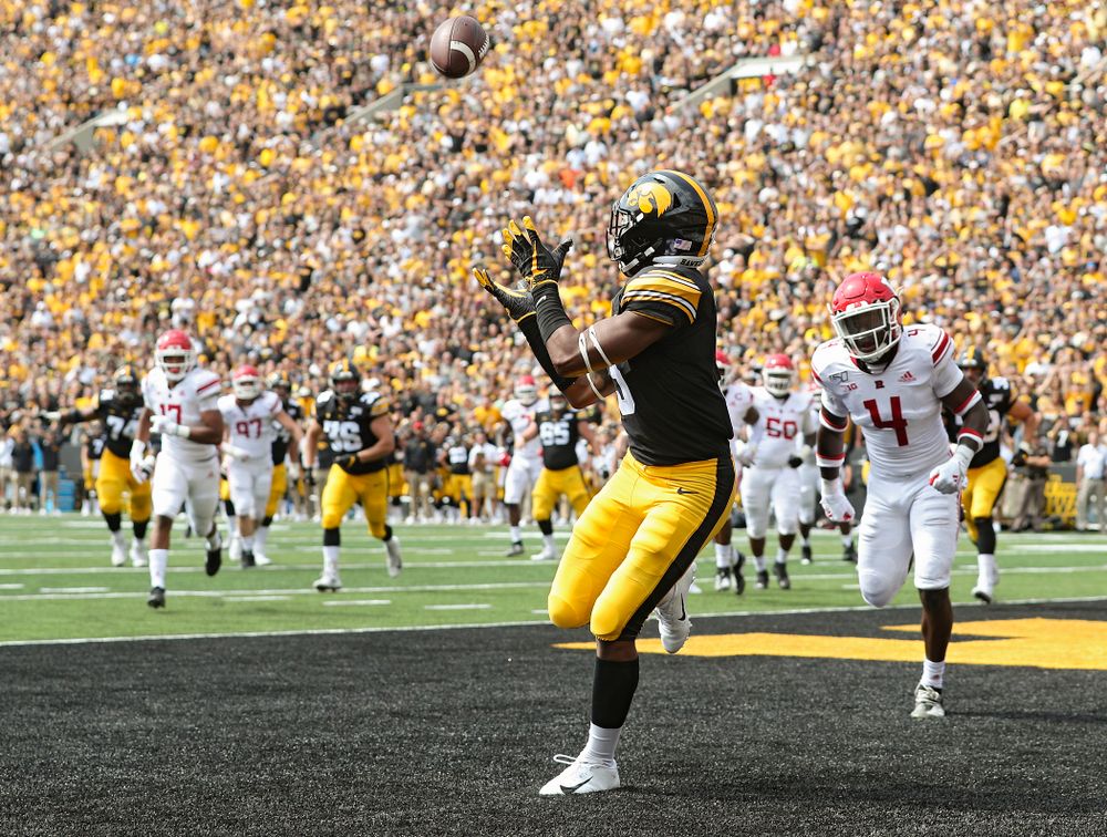 Iowa Hawkeyes wide receiver Tyrone Tracy Jr. (3) pulls in a 7-yard touchdown during the second quarter of their Big Ten Conference football game at Kinnick Stadium in Iowa City on Saturday, Sep 7, 2019. (Stephen Mally/hawkeyesports.com)