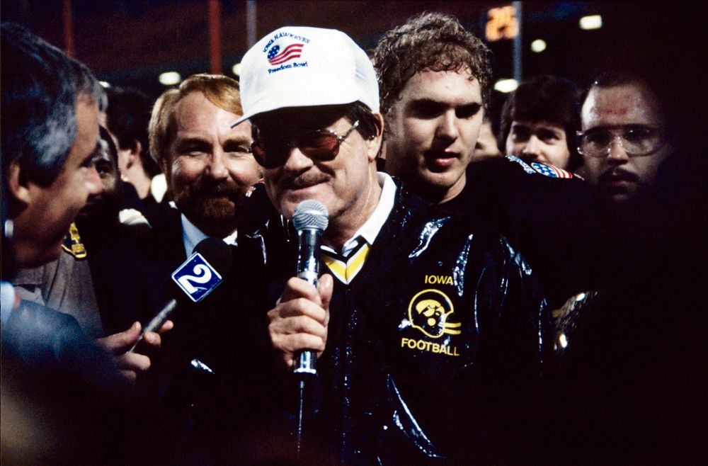 Historic Photos of Hayden Fry from 1984